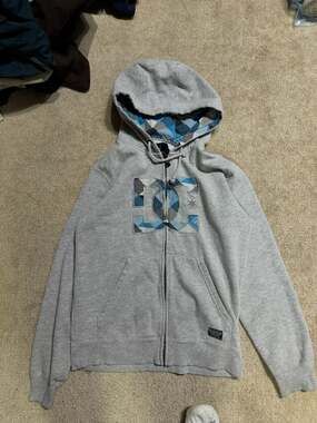 Vintage Y2K DC Shoes Grey Full Zip Hoodie with Blue Plaid Logo and Hood Lining